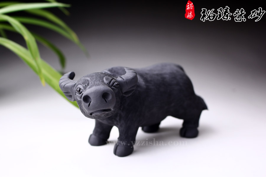 紫砂茶宠杂件 拉皮牛二